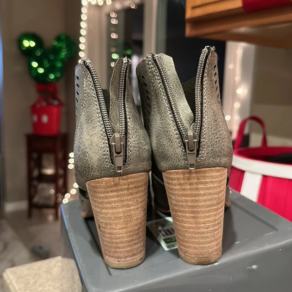 Very G shoes - Picture 4 of 5